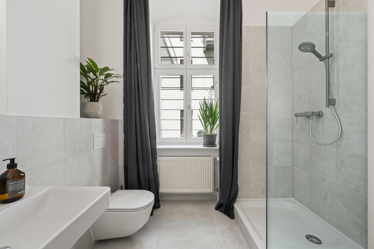 The Strassburger, Stylish 3 Bedroom Apartment In Downtown ベルリン エクステリア 写真